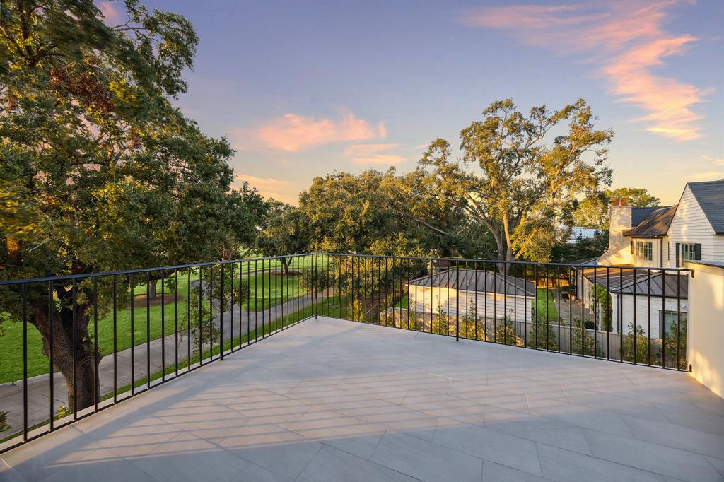 514 Shadywood Road, Houston, Texas image 24