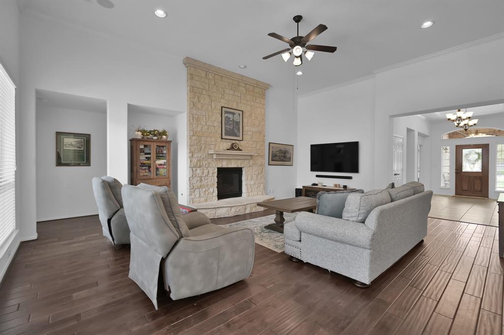 16923 Fondness Park Drive, Spring, Texas image 13
