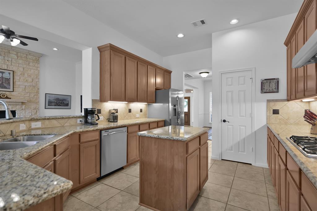 16923 Fondness Park Drive, Spring, Texas image 16