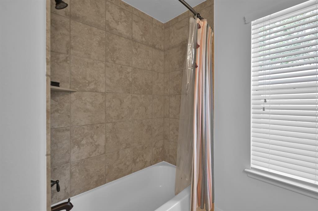 16923 Fondness Park Drive, Spring, Texas image 40