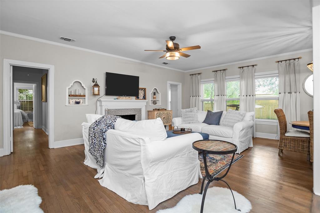 419 E Bell Avenue, Crockett, Texas image 3
