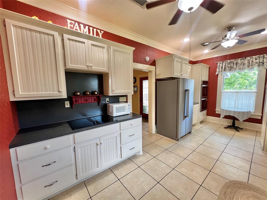 560 Jimmy Phillips Boulevard, Angleton, Texas image 17