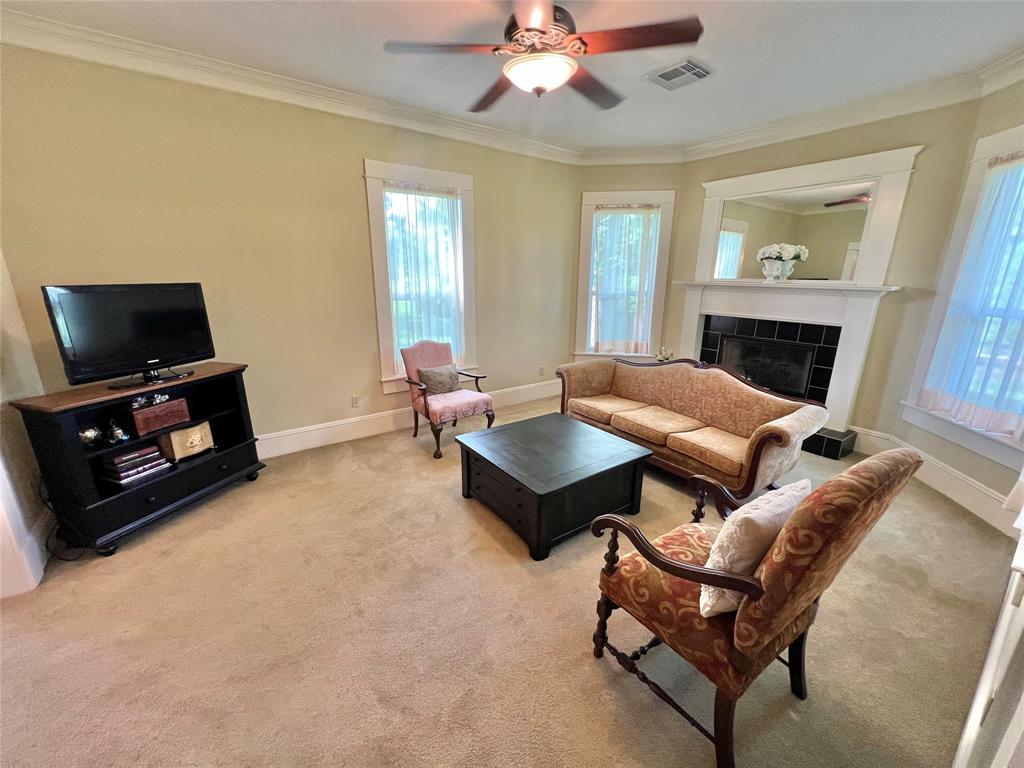 560 Jimmy Phillips Boulevard, Angleton, Texas image 11