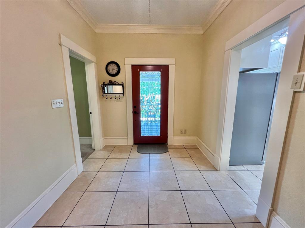 560 Jimmy Phillips Boulevard, Angleton, Texas image 4
