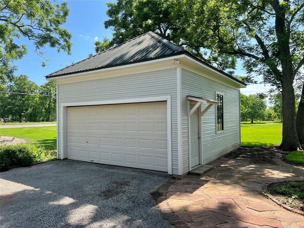 560 Jimmy Phillips Boulevard, Angleton, Texas image 35