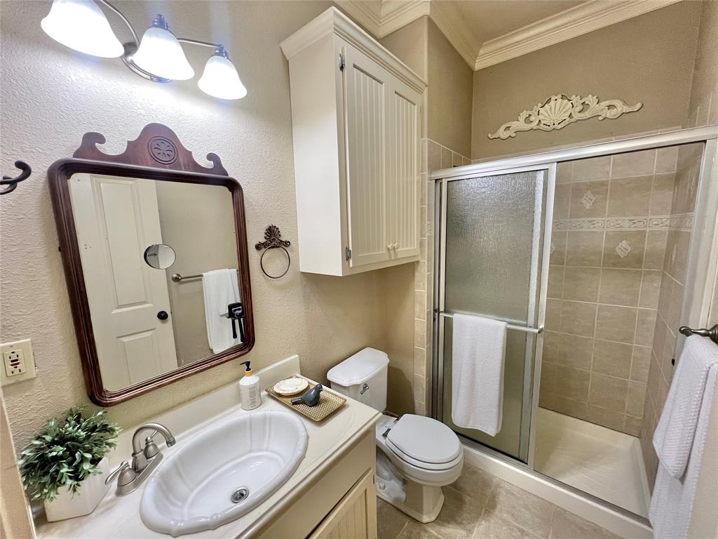 560 Jimmy Phillips Boulevard, Angleton, Texas image 27