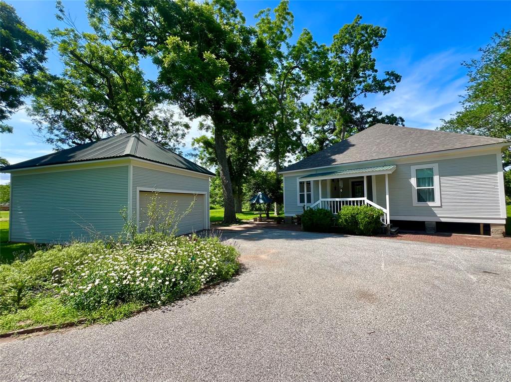 560 Jimmy Phillips Boulevard, Angleton, Texas image 38