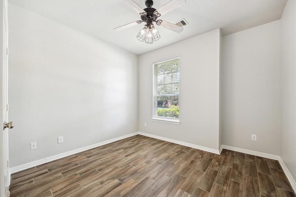 2706 Marble Brook Lane, Pearland, Texas image 15