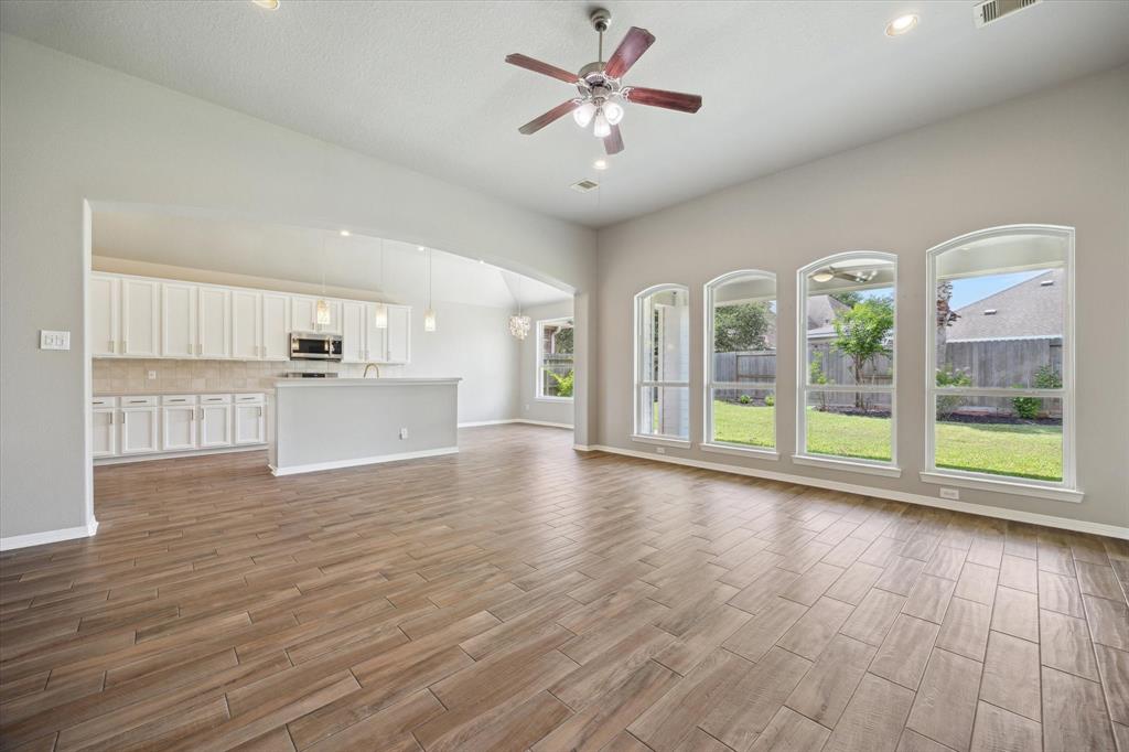 2706 Marble Brook Lane, Pearland, Texas image 6