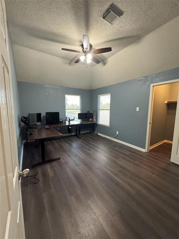 2406 Meadow Tree Lane, Spring, Texas image 20