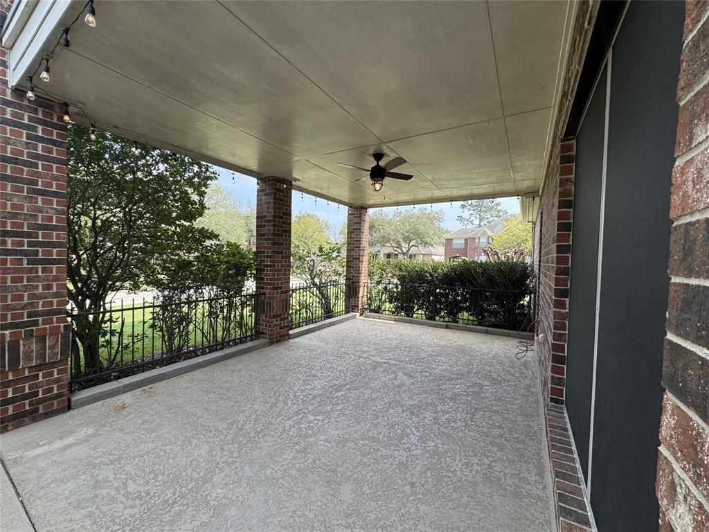 2406 Meadow Tree Lane, Spring, Texas image 2