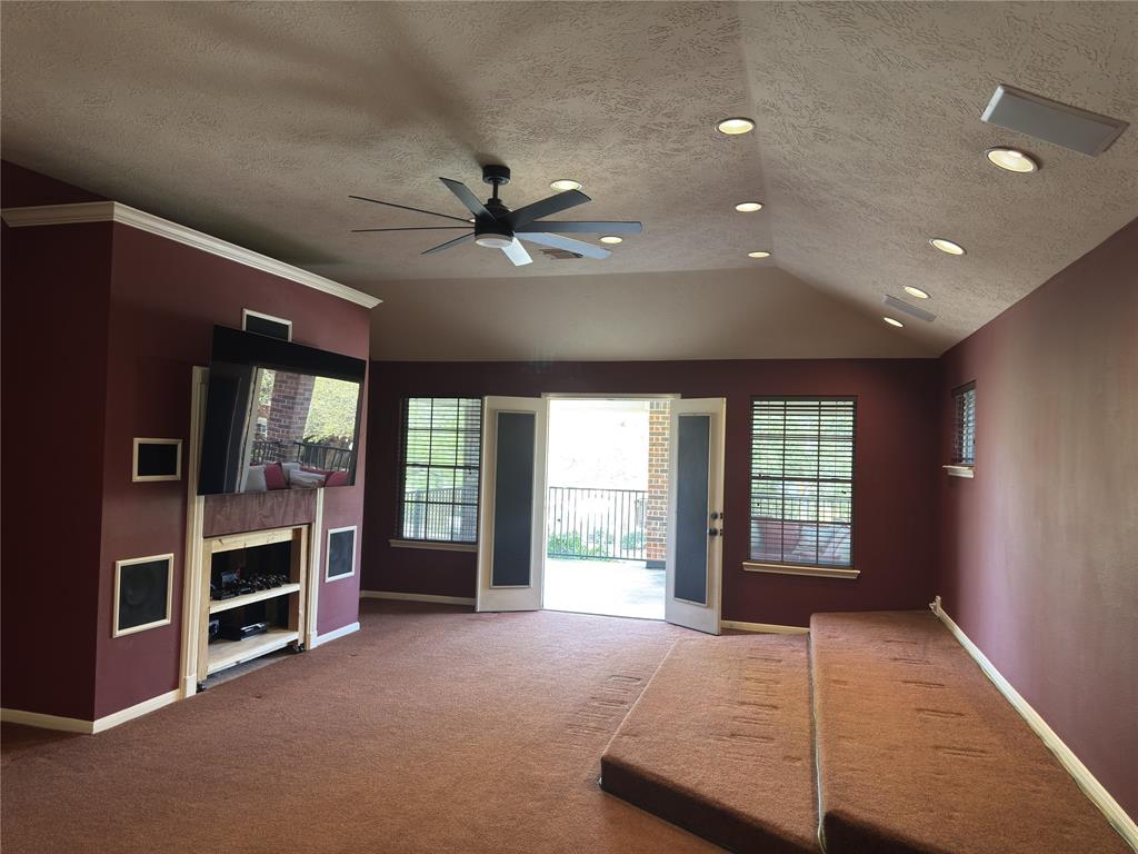 2406 Meadow Tree Lane, Spring, Texas image 16