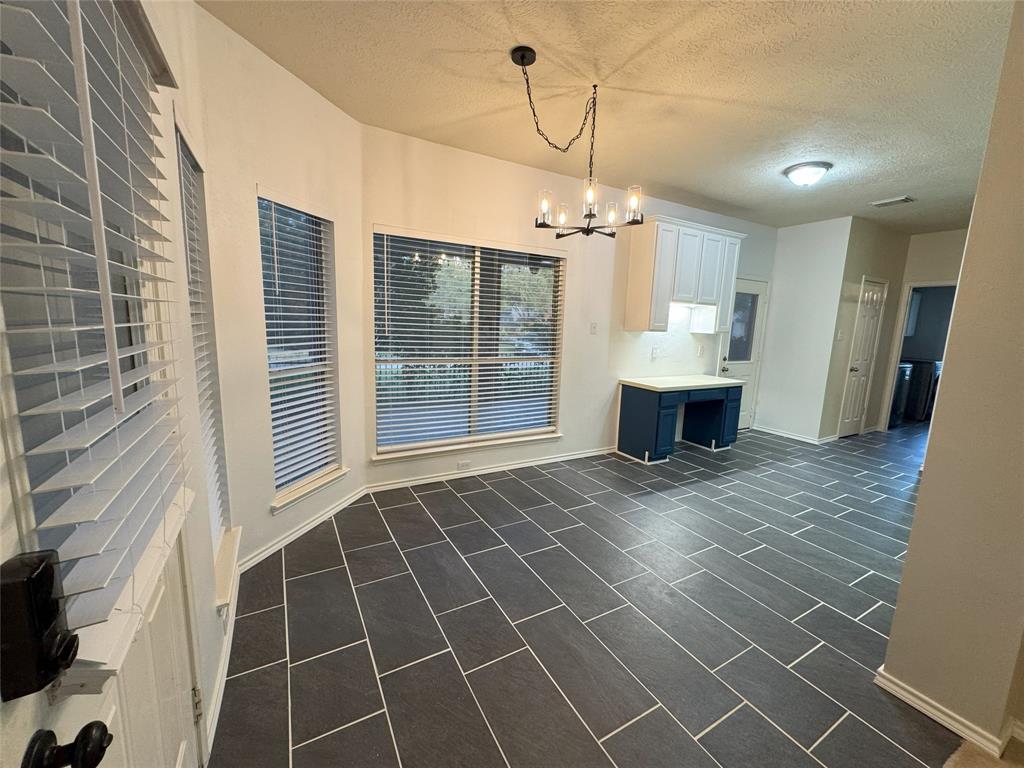 2406 Meadow Tree Lane, Spring, Texas image 12