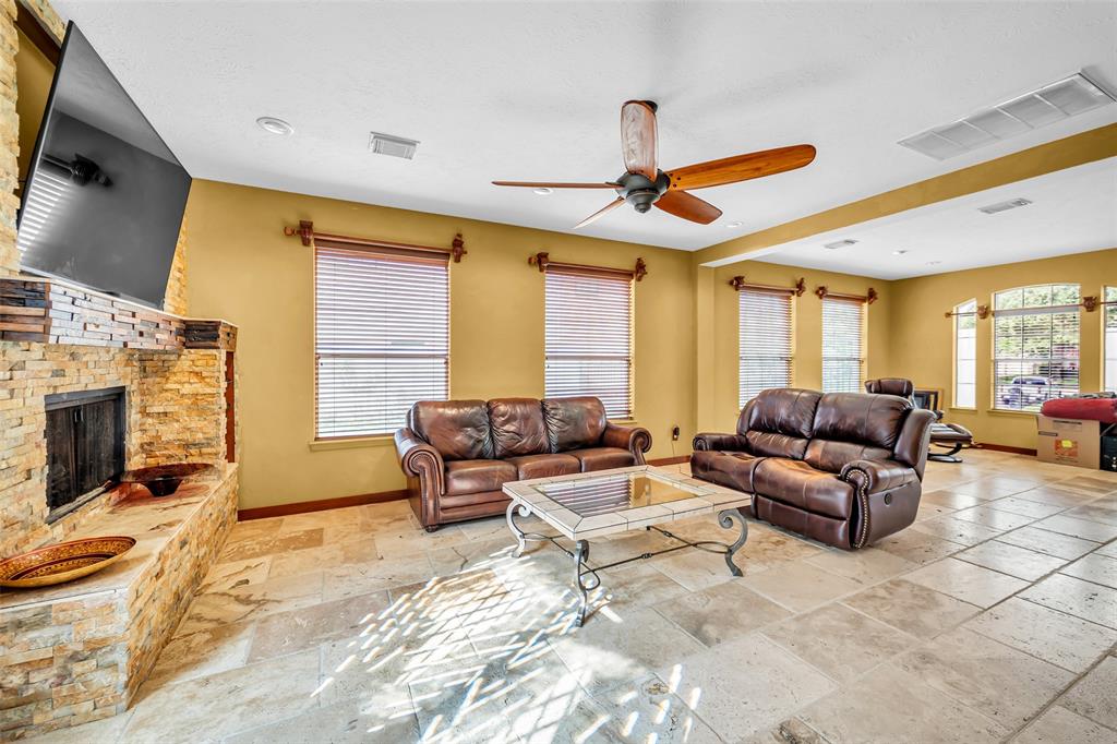 22915 Heathercroft Drive, Katy, Texas image 11