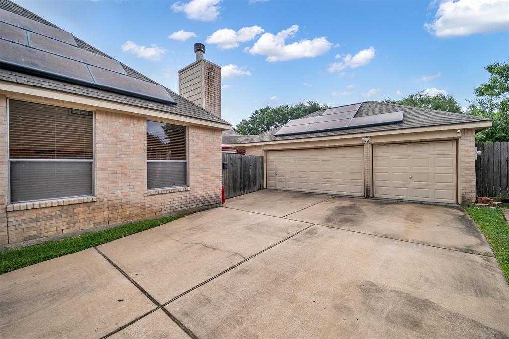 22915 Heathercroft Drive, Katy, Texas image 4