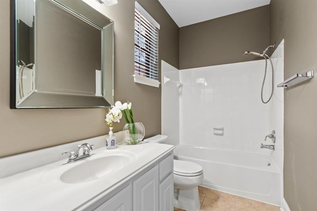 10 Leaf Spring Place, The Woodlands, Texas image 24