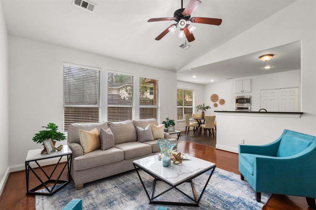 10 Leaf Spring Place, The Woodlands, Texas image 9
