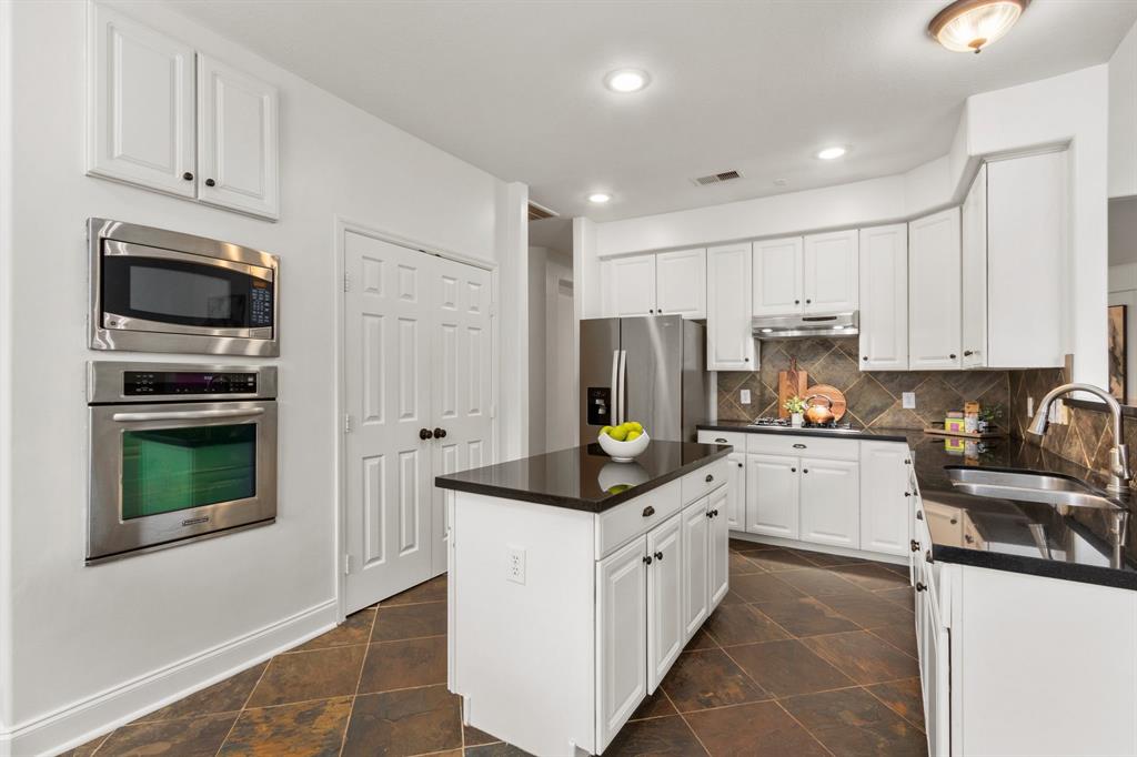 10 Leaf Spring Place, The Woodlands, Texas image 11