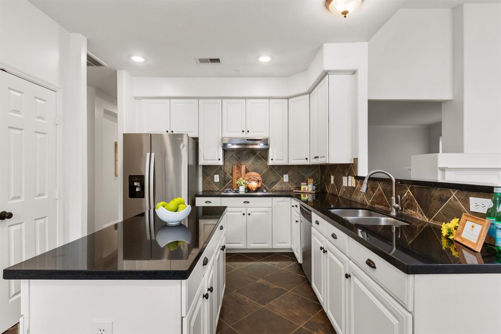 10 Leaf Spring Place, The Woodlands, Texas image 12