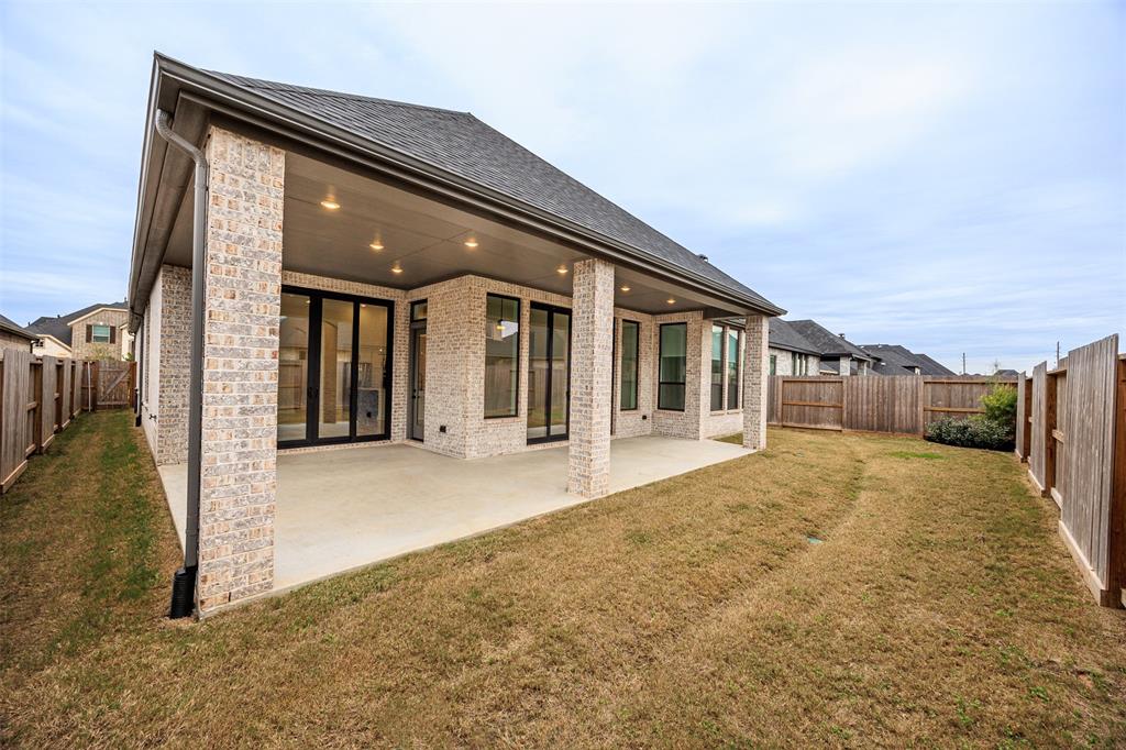 4823 Albany Shores Lane, Fulshear, Texas image 22