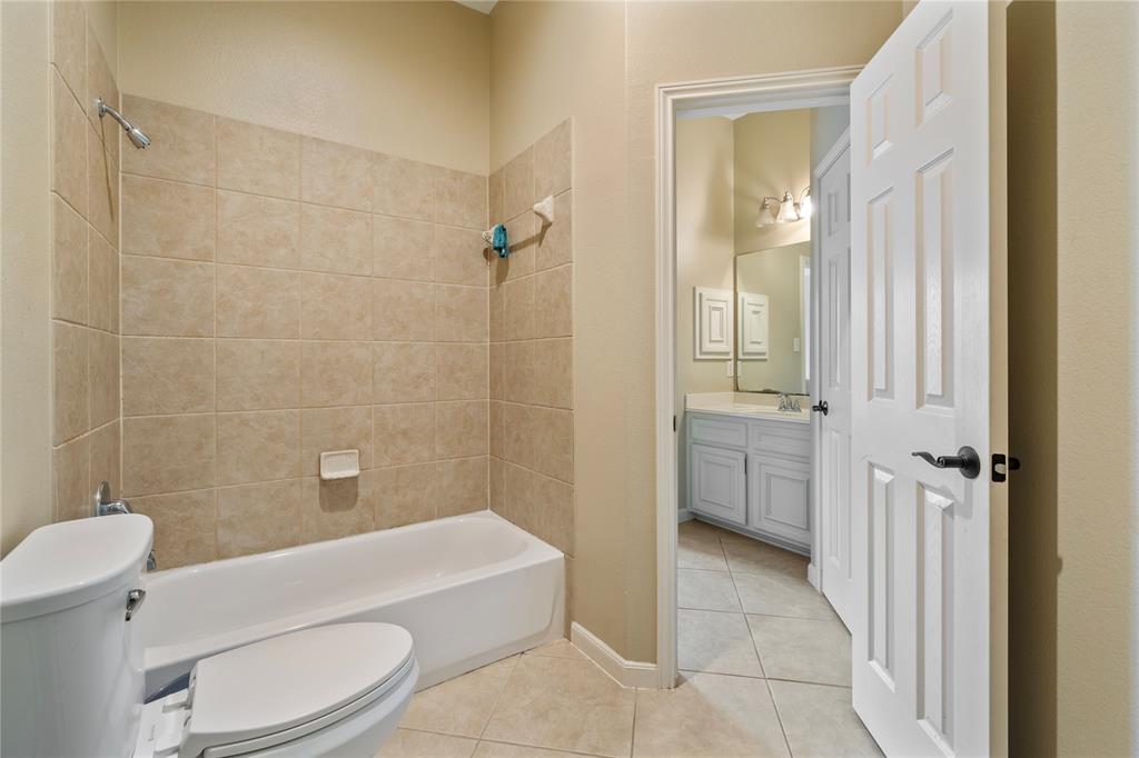 2705 Greenblade Court, Pearland, Texas image 35