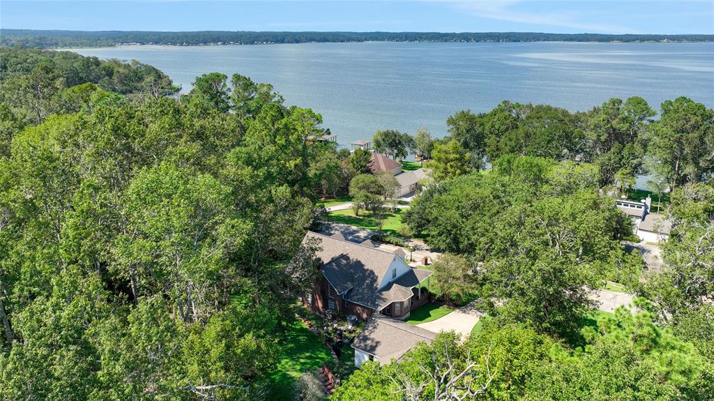 220 Lake Oaks Boulevard, Coldspring, Texas image 3