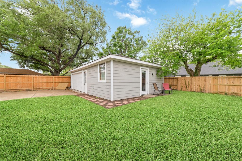 11107 Cedarhurst Drive, Houston, Texas image 30