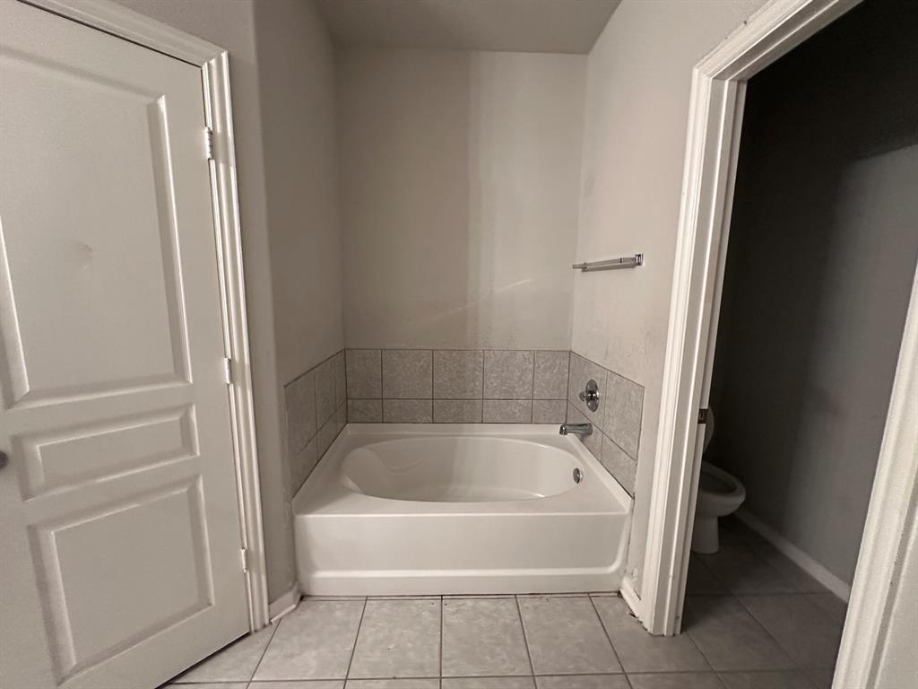 8218 Malago Point Drive, Cypress, Texas image 11