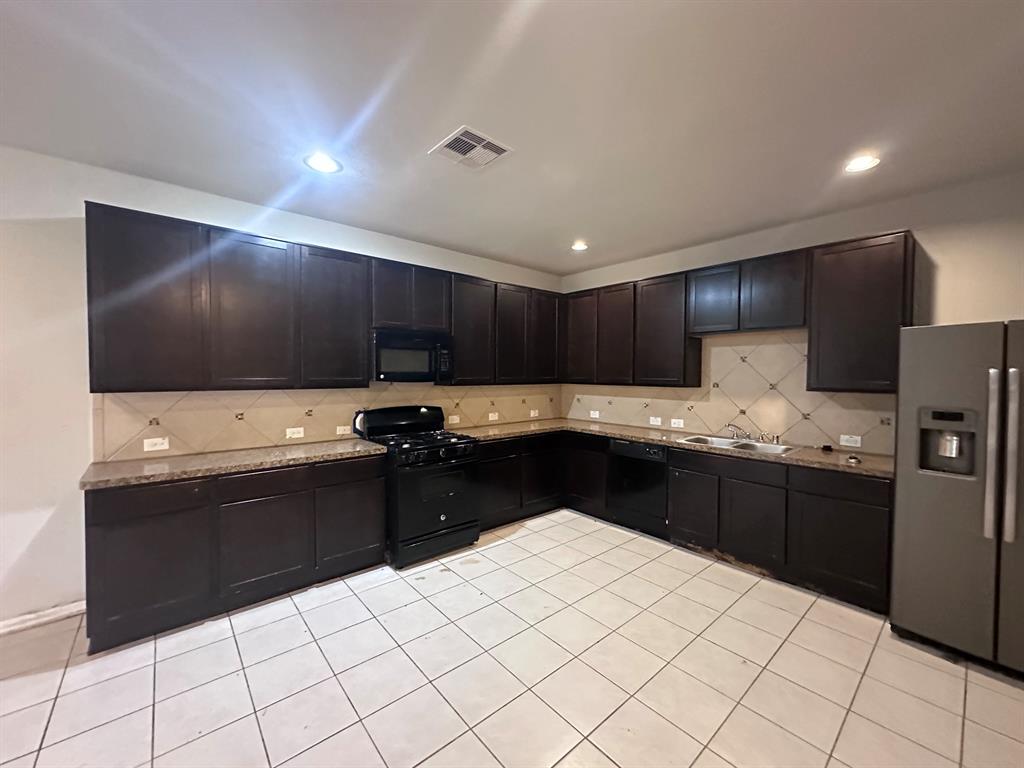8218 Malago Point Drive, Cypress, Texas image 4