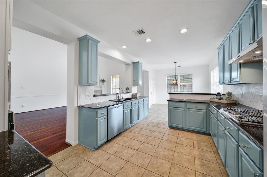 10802 Lake Raven Court, Cypress, Texas image 15