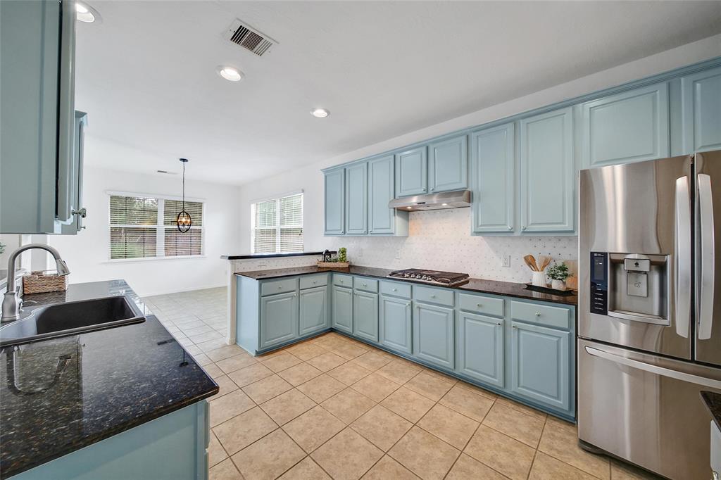 10802 Lake Raven Court, Cypress, Texas image 13