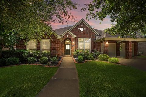 Single Family Residence in Katy TX 25619 Horizon Grove Lane.jpg