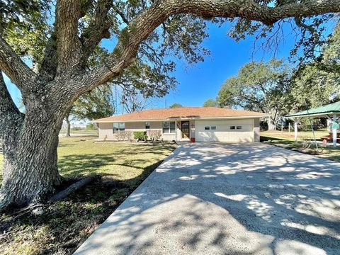 Single Family Residence in Winnie TX 1438 Park Street.jpg