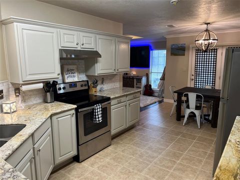 Single Family Residence in Orange TX 7783 Patricia Lane 9.jpg