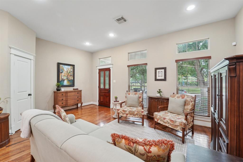 121 E 22nd Street