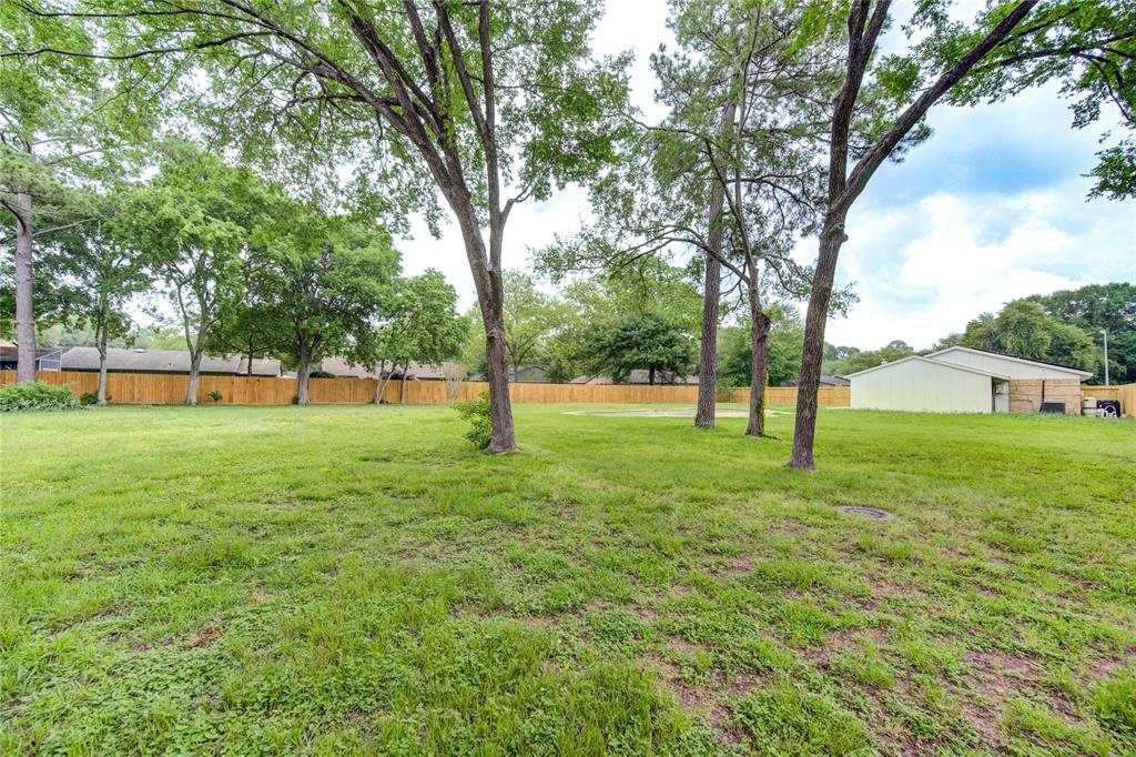 22843 Post Gate Drive, Spring, Texas image 44