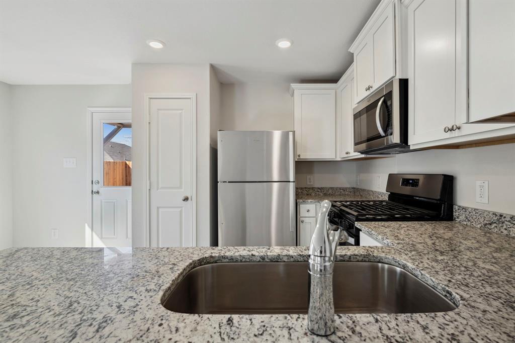 396 Tejas Trail, Waller, Texas image 12