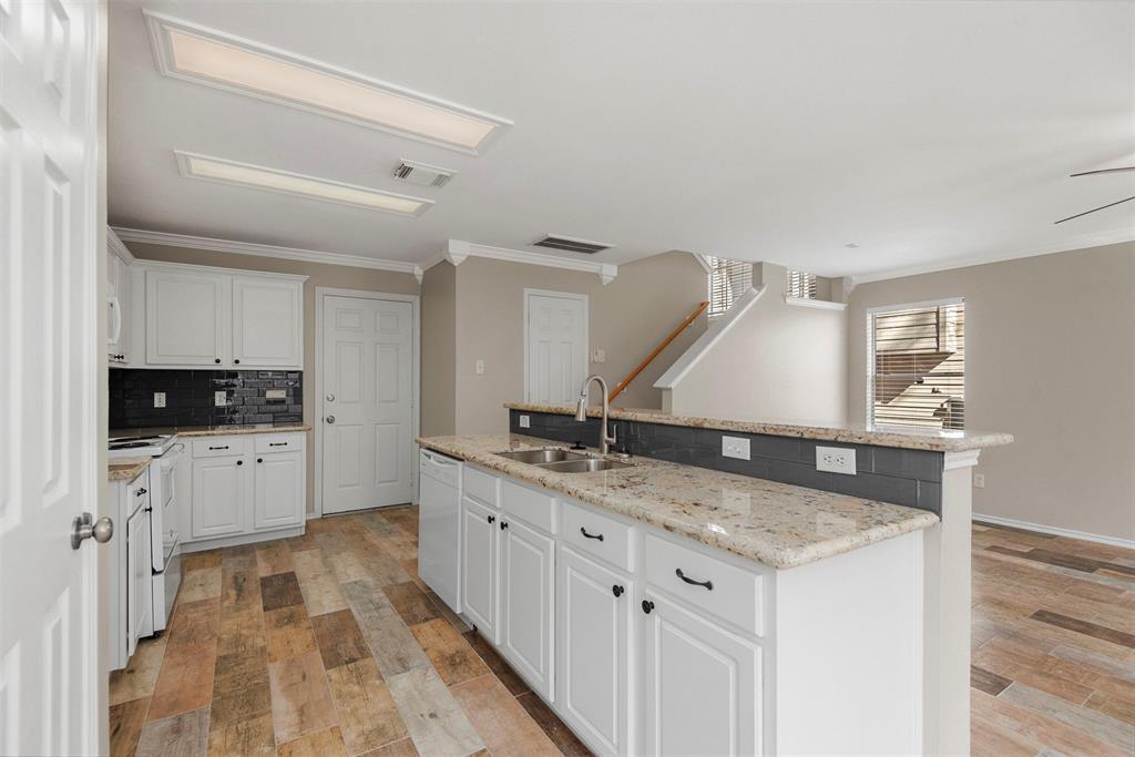 62 Marble Rock Place, The Woodlands, Texas image 12