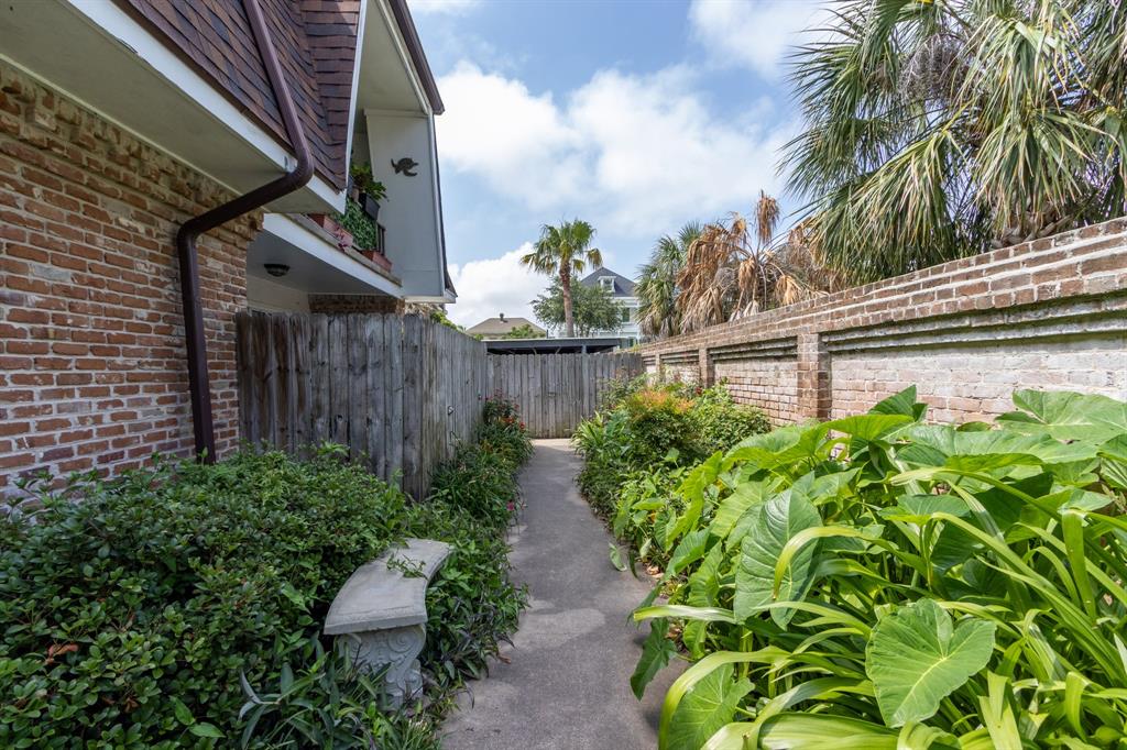 1726 Broadway St #19, Galveston, Texas image 21