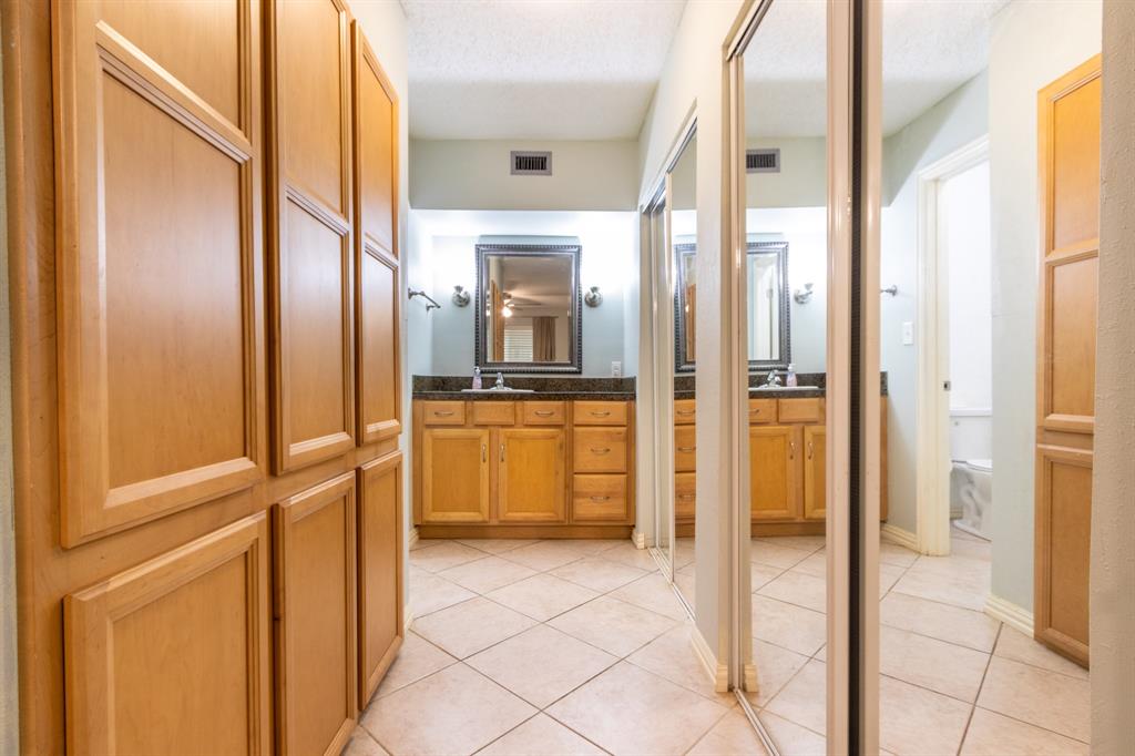 1726 Broadway St #19, Galveston, Texas image 16