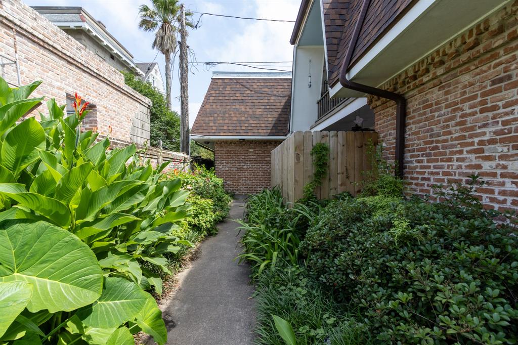 1726 Broadway 19
