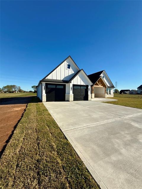 A home in Angleton