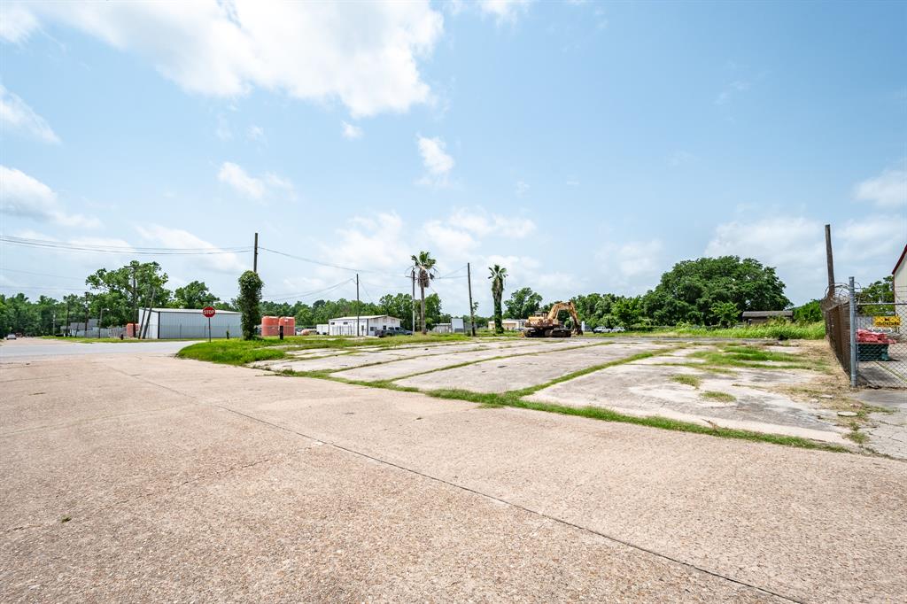 915 Highway 90, Liberty, Texas image 8