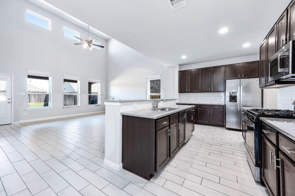 32322 Dusted Bronze Drive, Brookshire, Texas image 12