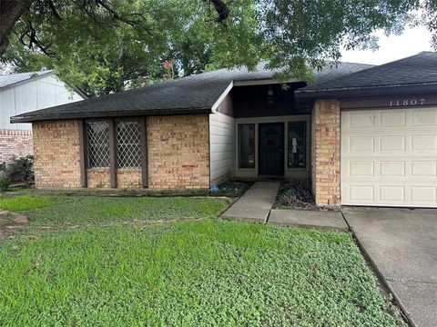 Photo of 11807 Steamboat Springs Drive, Houston, TX 77067 (MLS # 34830910)