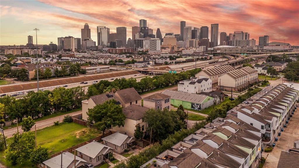 Houston, Texas 77004, United States, 3 Bedrooms Bedrooms, ,4 BathroomsBathrooms,Residential,Active,145557