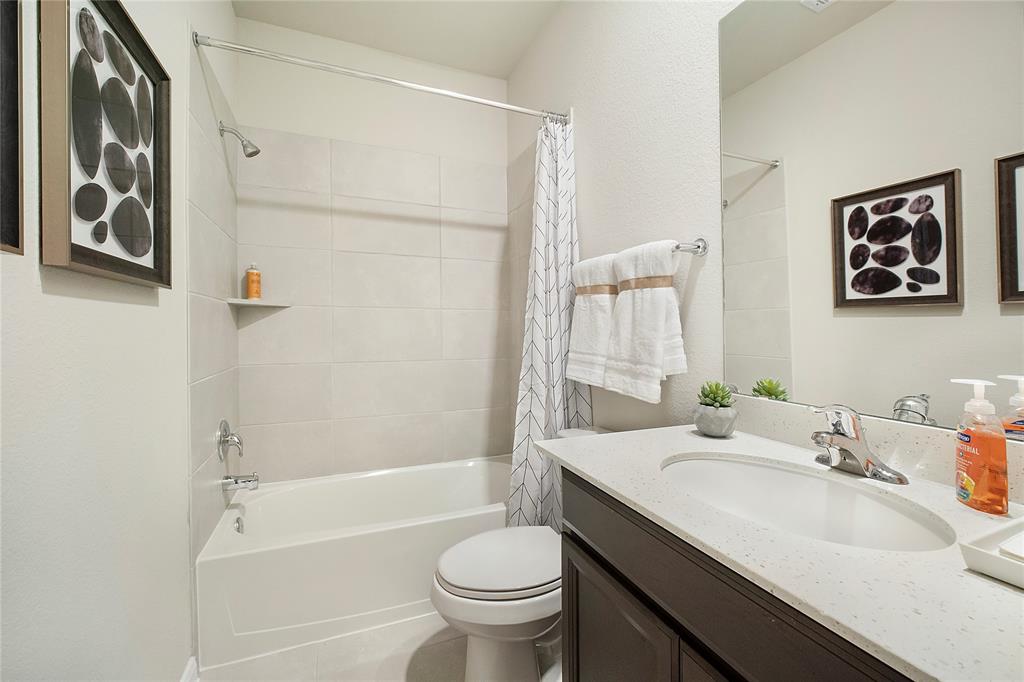208 Orchard Laurel Drive, Alvin, Texas image 13