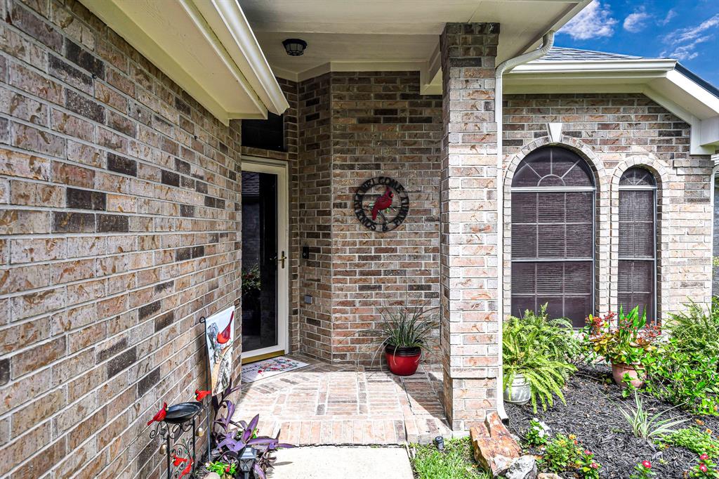 918 Peach Blossom Drive, Pearland, Texas image 2