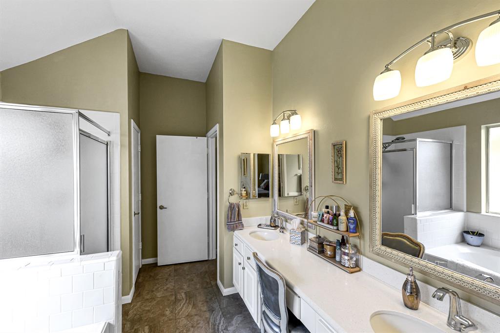 918 Peach Blossom Drive, Pearland, Texas image 17