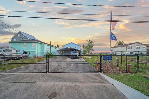 A home in San Leon